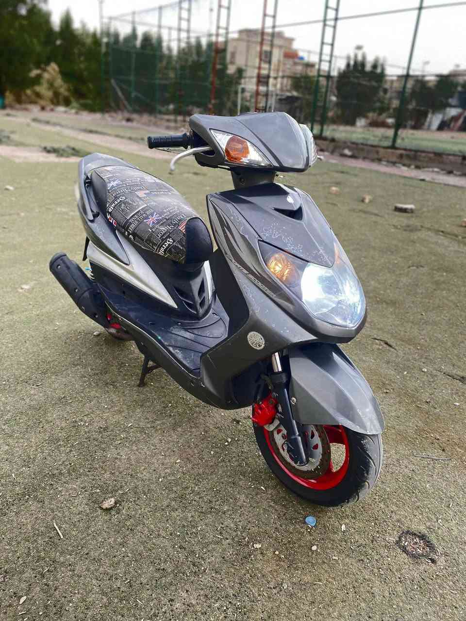 سكنس فحل كابريتر
دراجه كفاله مكينه بلادي مملعوب بيها 
كهربائيات كلها شغاله
 دراجه انضف من الرمبه كلشي ما مبدل بيها ناعمه لا تنقيص لا تبخير  شلعه ومعدل حلوه
اوراق موجوده تجي تجيب وياك فيتر وتفحص وين ميعجبك 
عنواني بغداد تواصل خاص او هاتف ***********
