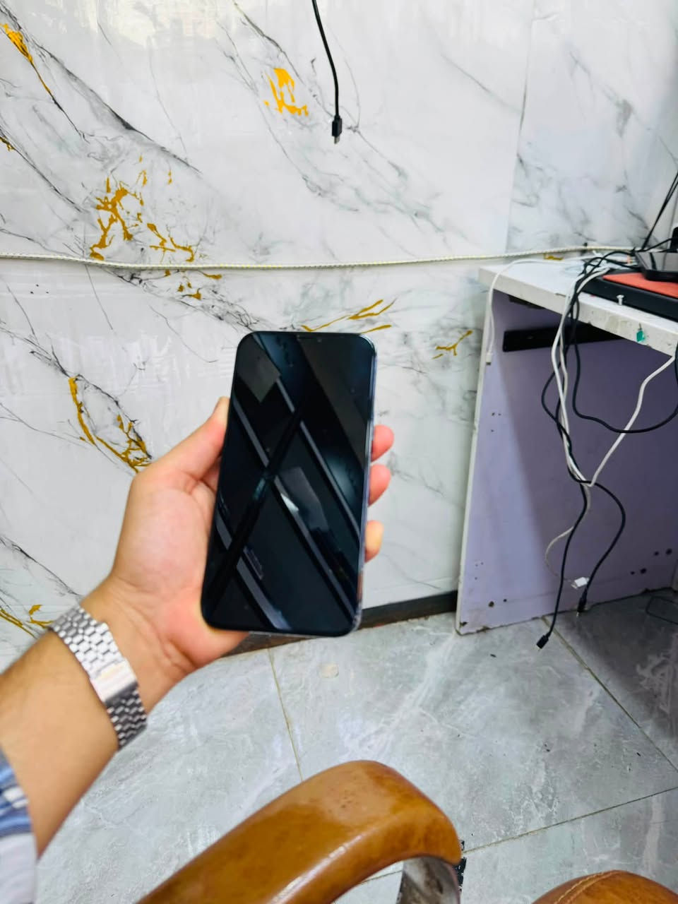 السلام عليكم
📱 آيفون 12 برو ماكس
💾 ذاكرة 256
🔋 البطارية 100% مبدلة أصلية

✅ الجهاز فول لفول، كلشي شغال: نت، صوت، اتصال
✅ مبدل شاشة نوعية كلش حلوة
✅ بصمة الوجه شغالة
✅ ما بي أي خلل نهائياً

✨ نظافة 100% بدون أي زلغ – جهاز كلش نظيف

📍 الموقع: بغداد – مدينة الصدر – قطاع 23

💰 السعر: 310 ألف  وبيه جال البسيط

📞 للاستفسار: ***********
