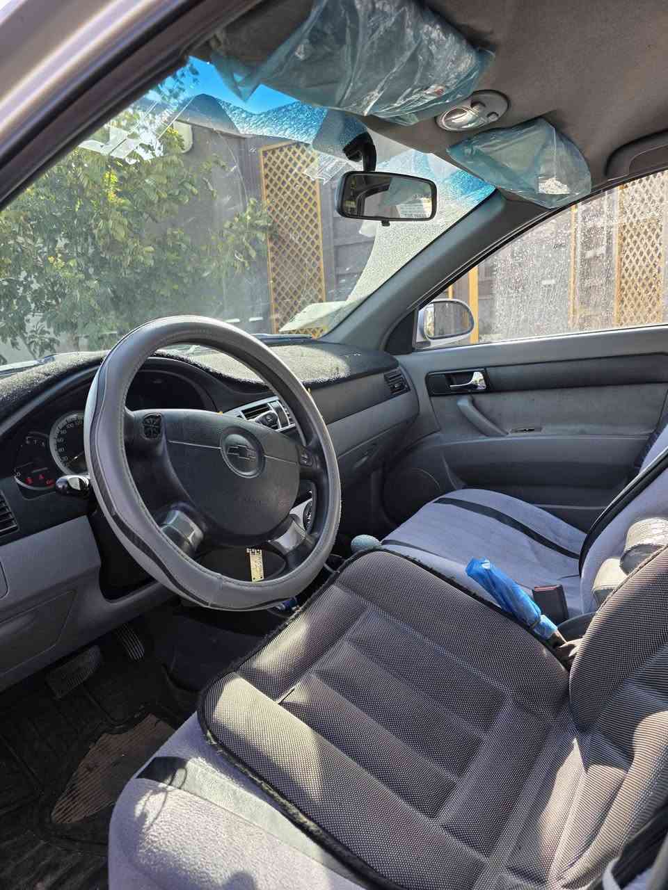 سلام عليكم
اوبترا للبيع 
موديل /2010
 (تبديل بنيد) صبغ قبق جنطه فقط
طخه خفيفه بخشم الجامرلغ واضحه بالصوره
صدر جديد منضومه بانزين جديده 
كير محرك خير من الله
شاشه كامره خلفيه
السعر (78) وبيهه مجال للشراي
للتفاصيل اكثر /***********
