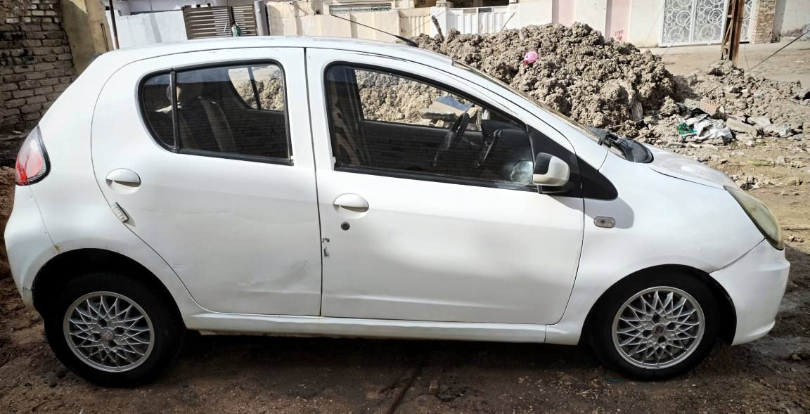 السلام عليكم للبيع جيلي بانده موديل 2013رقم قادسيه جاهزه 4 سلندر اقتصادي كير اوتوماتيك بيها مكانات صبغ بسيطه بدون حادث السعر 40 العنوان الحله حي الامام علي عليه السلام شارع 80 الاستفسار رقم الموبايل *********** حلة, بابل
