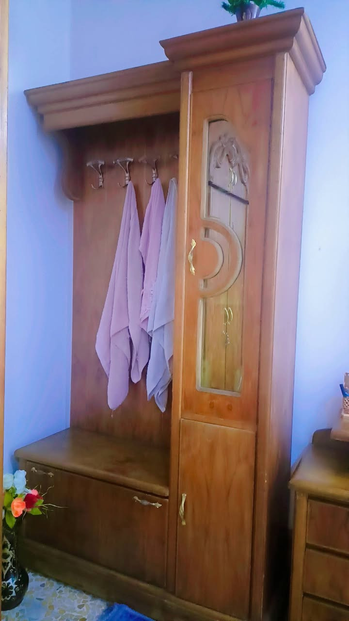 السلام عليكم غرفة للبيع خشب عراقي اصلي السعر800 وبيها مجال للتواصل على هذا الرقم
 ‏‏‪0751 520 6835‬‏
