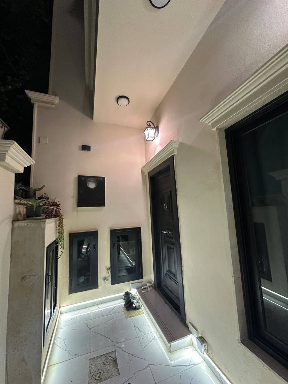 السلام عليكم
بيت 100م جديد ونظام دكتات طابو صرف طابقين واجه فلين منطقة 58 للاستفسار اكثر الاتصال على *********** / مكتب الزوراء للعقار
