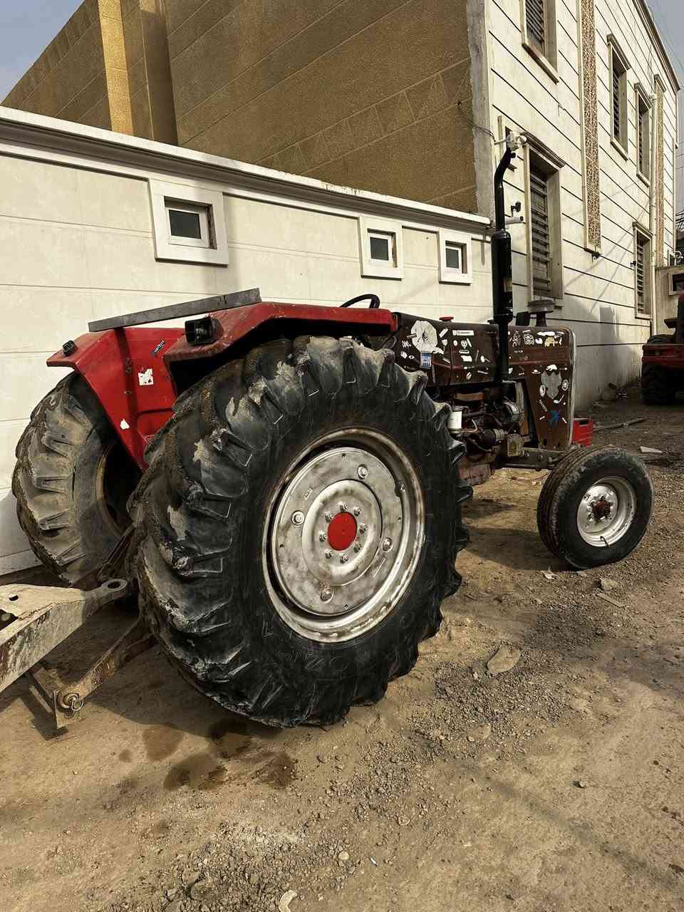 السلام عليكم جراره انكليزي موديل ٧٥ الجراره كفاله عامه من كلشي رقم كركوك الماني سنويه بسمي تحويل الستفسار اتصل ***********
