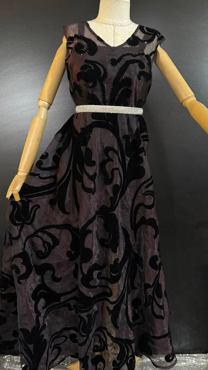 ✨ قطع جمال الجمال – أناقة خليجية بدرجة أولى! 💕👗
تألقي بأجمل التصاميم الخليجية الراقية واختاري من تشكيلتنا الواسعة:

👗 دراعات – فساتين – بشتات – سوتات – قمصان – بناطير
كلشي متوفر وبأحدث الموديلات 💫

🚚 التوصيل متاح لجميع المحافظات:
• بابل وبغداد: 5 آلاف
• باقي المحافظات: 7 آلاف فقط

🎥 تابعينا يومياً على البث المباشر
لعرض التصاميم أول بأول 🌺

📩 للتفاصيل والأسعار راسلينا من الزر اسفل المنشور أو عبر الواتساب:
📱 ￼⁨***********⁩ – واتساب متاح دائماً 💬
📱 *********** – واتساب متاح دائماً 💬

👇 لا تفوتي الفرصة، اضغطي الزر وتواصلي ويانه مباشرة!
