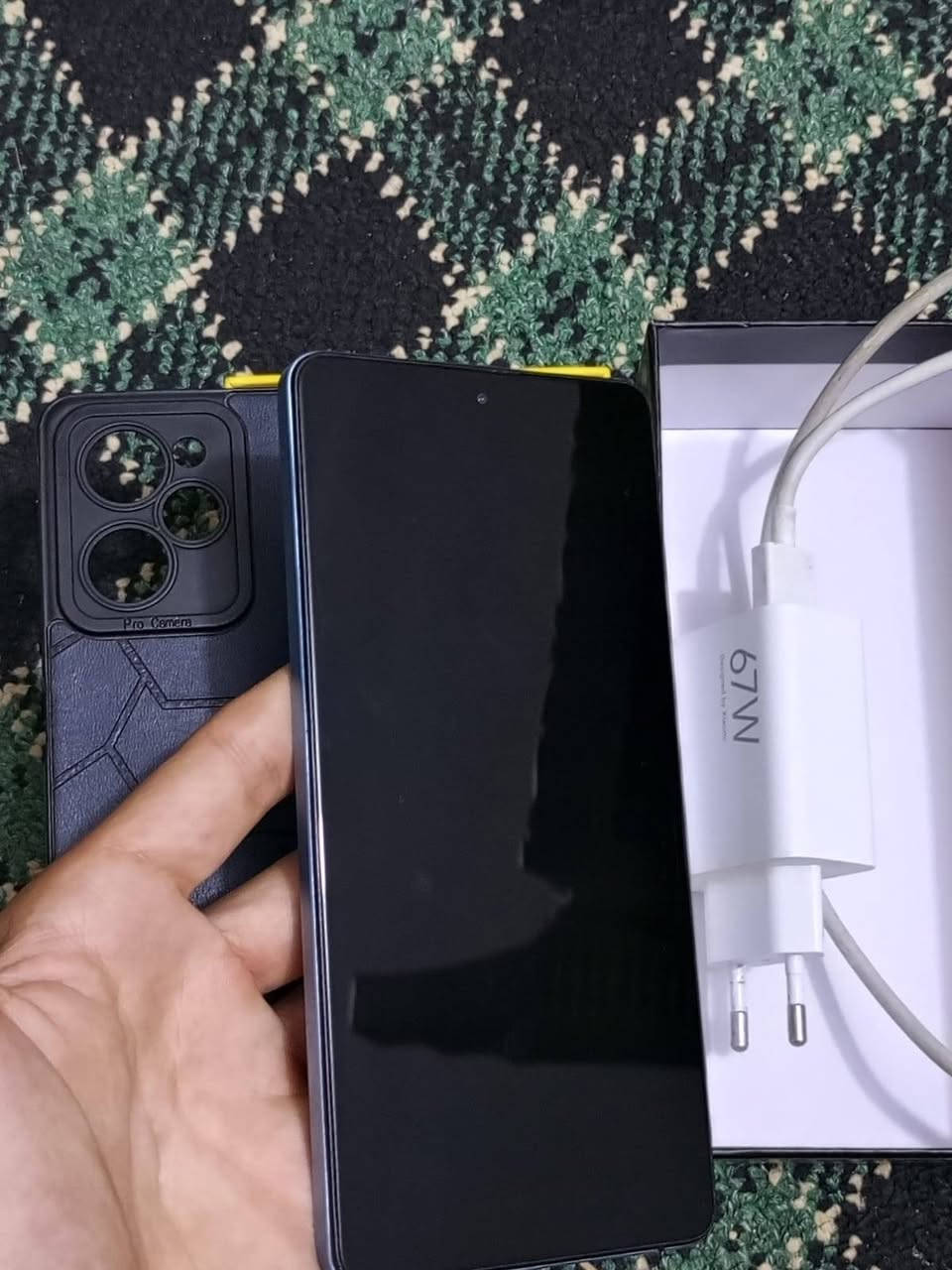 بوكو x5 برو G5 
ذاكره 256
الجهاز نضيف بس بي جويه من جوه موضح
باكيته شاحنة وكفر ويا موضح 
السعر 225 بي مجال بسيط 
مكاني لأنبار الخالديه 
رقم تواصل ***********
