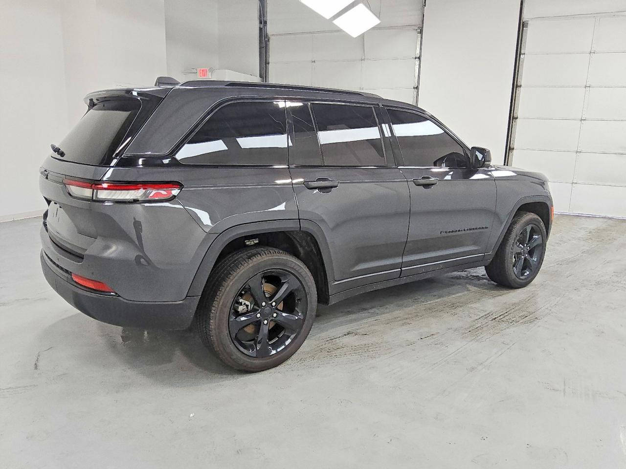 🚨 تنويه مهم
هذه السيارة معروضة في المزاد الأمريكي 🇺🇸
والمزايدة والشراء تتم عن طريق مكتب الباخرة للمزادات 🇮🇶
🔥 تدخل بكتاب الشهداء
───────────────
🚗 نوع السيارة:2025 JEEP GRAND CHEROKEE LAREDO
📅 تاريخ المزاد:الثلاثاء 03-03-2026
💰 السعر: يتحدد داخل المزاد
📊 الممشى:5215 ميل فعلي
🛠️المحرك: 6 سلندر / 3.6 لتر
───────────────

🔥 مجاناً مجاناً مجاناً
📄 تقرير كارفاكس مجاني بدون أي مقابل
───────────────

🚗 سحب السيارة خلال 24 ساعة من وقت التسديد
💸 حسابات مخفّضة وعمولات أقل من السوق
───────────────

🚢 الشحن متوفر من:
🇺🇸 🇨🇦 جميع الولايات الأمريكية والكندية
➡️ شحن مباشر إلى العراق
➡️ العقبة – جبل علي – ميرسين
───────────────

🛃 تخليص كمركي كامل من ميناء أم قصر
🏔️ تخليص كمركي إلى إقليم كردستان
🇯🇴 شحن مباشر إلى عمّان (العقبة)
🇹🇷 شحن إلى ميناء ميرسين – تركيا
───────────────

🏢 فروع الشركة:
📍 الفرع الأول: بغداد – السيدية – الإعلام
📍 الفرع الثاني: الإمارات العربية المتحدة – الشارقة – الصناعية 4
───────────────

👥 مجموعة البيع والشراء:
https://www.facebook.com/share/g/17pXXBgeeU/?mibextid=wwXIfr

───────────────

🎵 TikTok:
https://www.tiktok.com/@al_bakhera?t=8qGOLioZlVE&_r=1

───────────────

📞 للاستفسار والتواصل:
+9647739115599


**إذا كنت صاحب هذا الإعلان وتريد حذفه لأي سبب، رجاءا أرسل رسالة إلى الدعم الفني**