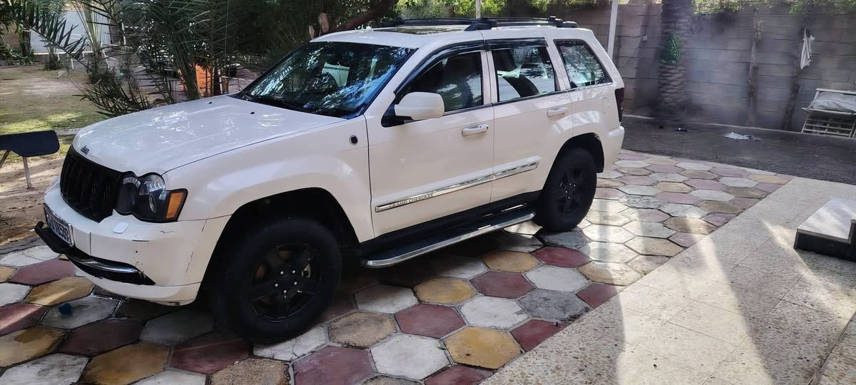 Jeep Laredo 5700
جيب لاريدو  موديل ٢٠٠٨ محرك هيمي
خليجي فول واحد ع واحد أعلى مواصفات بالجيب 
قطعه ونص صبغ بدون تبديل بدون ضربه  ***********
