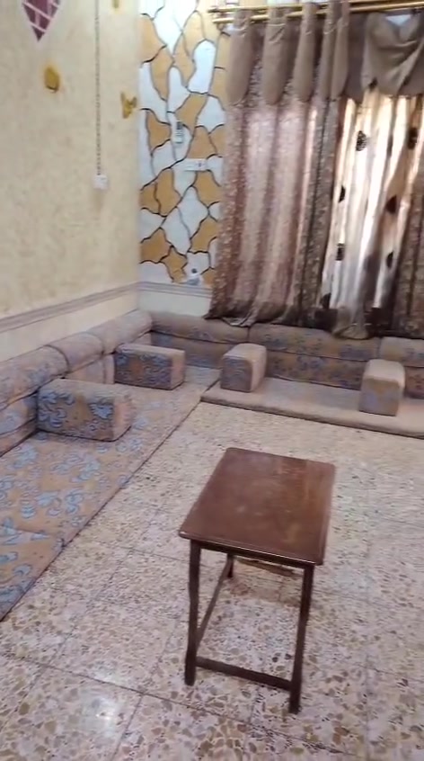 للبيع ديوان (جلسة )
٧ سبعة دوشك بالاظافة ٧ سبعة مساند يعني يكفي استقبال ٦ متر نظيف جدا جدا  مستعمل للاستفسار الاتصال على الرقم 
***********
***********

