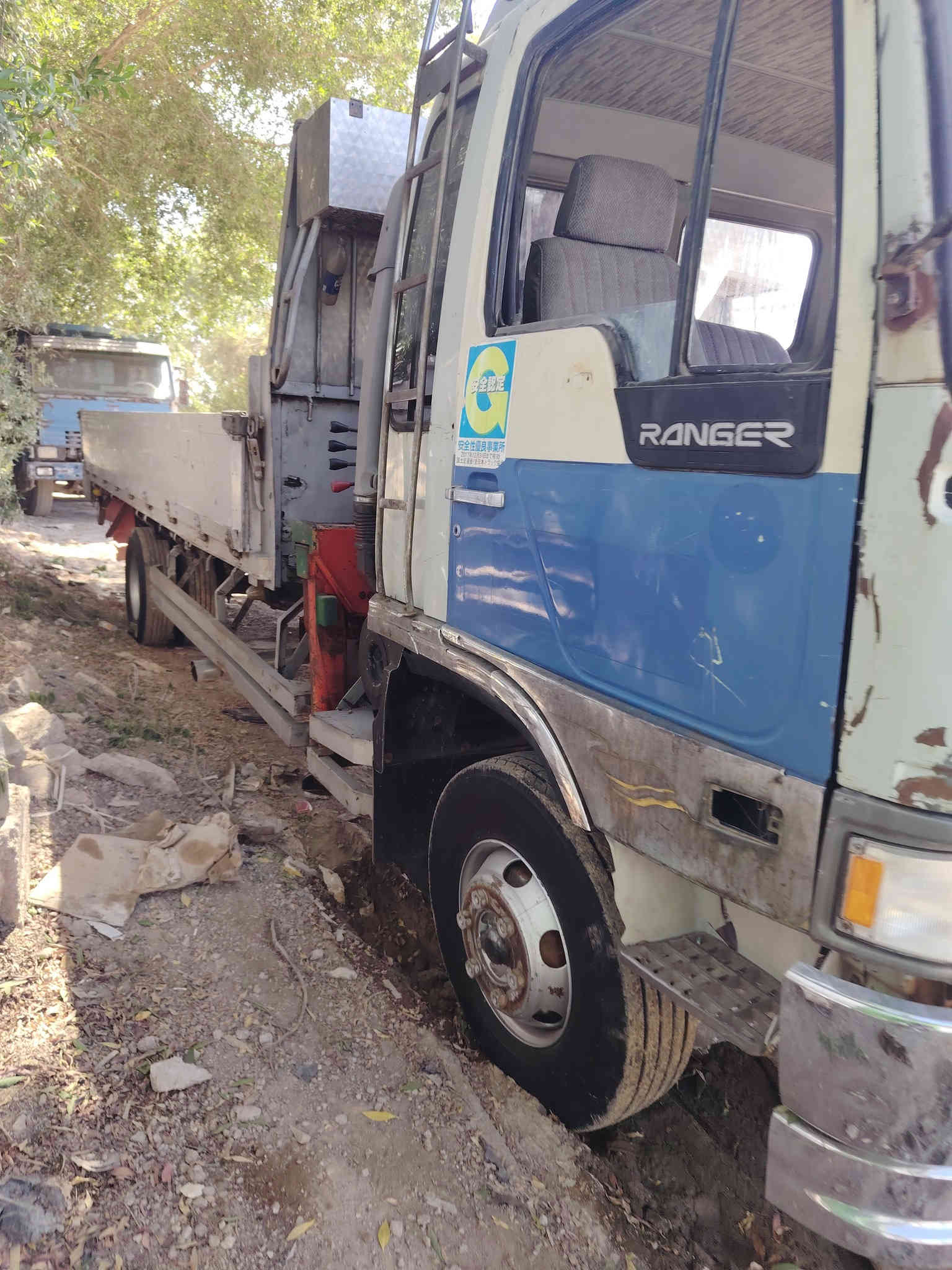 سلام عليكم هينو طيره ٧٠ عادي رقم بغداد بسمي تحويل ثاني يوم السياره يرادله ترتيب سعر 145 بيه مجال بسيط مكان حله جبله ***********
