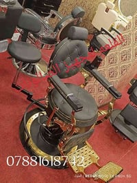 ✨ كراسي حلاقة فاخرة تعكس أناقتك ✨ نوفر لكِ أحدث التصاميم العصرية التي ...