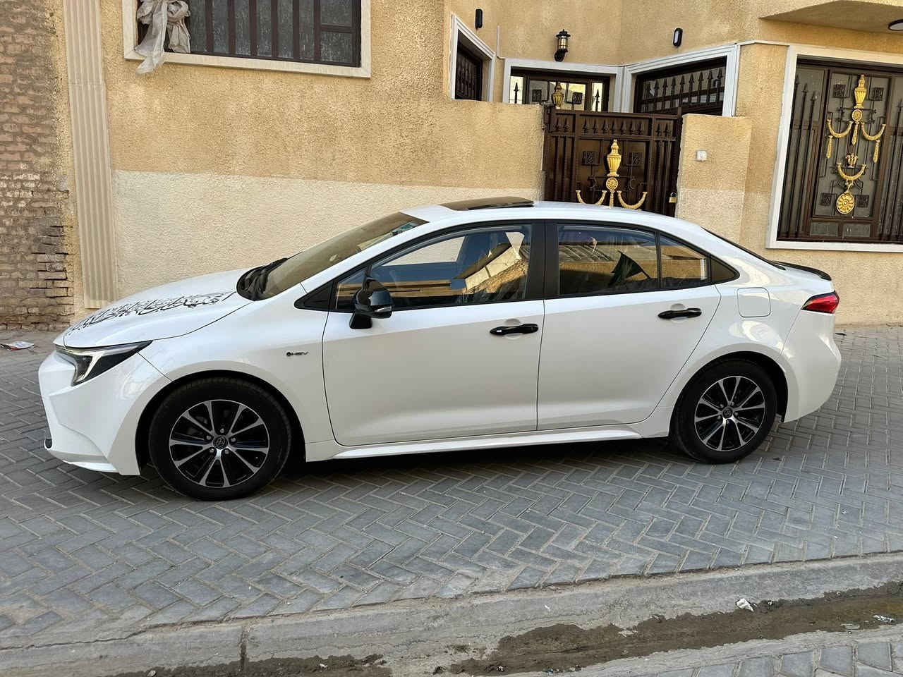 السلام عليكم
للبيع تويوتا كورلا 2025 HEV
مواصفات السياره 
بصمة دخول ع الابواب
بصمة تشغيل 
رادار امامي مانع اصتدام 
كروس سرعة 
تحديد مسار + قياده ذاتيه 
شاشه كبيره + كامره دواره 
مودات قياده (ايكو / نورمال/ سبورت)
سايد بريك كهرباء + اوتو هولد + تراكشن + ايفي مود
الساره ماشيه 31000km
بيها طختين ع كد شبر جاملغ الامام وجاملغ الخلفي ورصعة صغيره بالباب كلهن مسويهن ع pdr + شويه تكحيل بالدعاميه فقط السعر (145) وبيها مجال بسيط 
للاستفسار الاتصال (***********)
