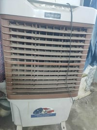 مبردة • مستخدمة شهر • نجف المطار