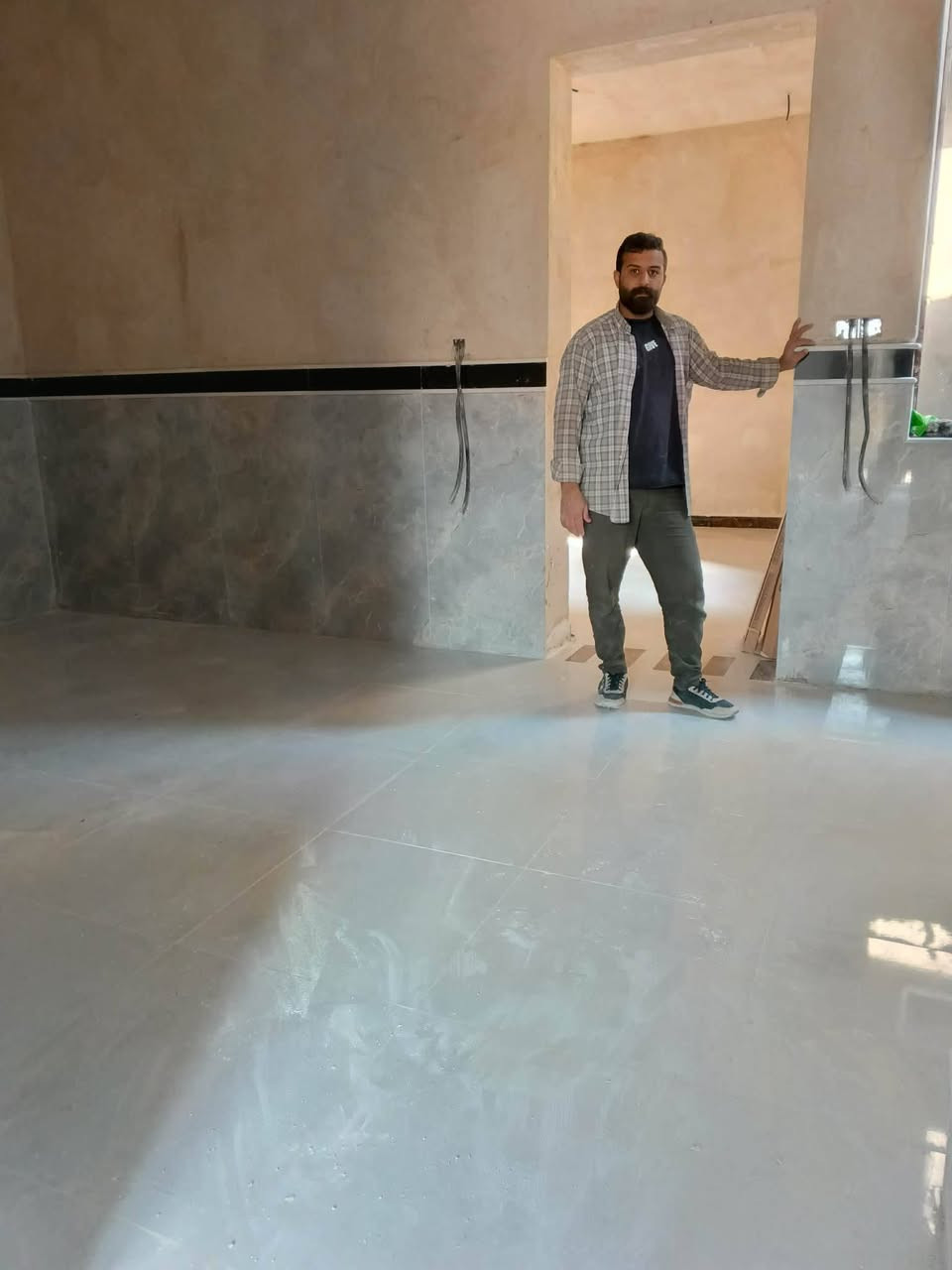 سلام عليكم خلفه سيراميك بورسلين مرمر جداري أرضي درجه اولى مكان نجف رقمي للتواصل ***********
