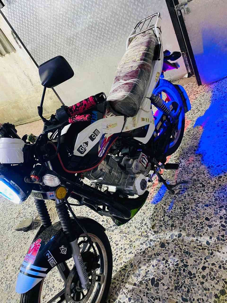 سلام عليكم هيوشه ٢٢ كلش نضيفه مسجله تحويل ثاني يوم مكينه فول تجي تجيك بعينك الشراي اتصل مليون و٤٠٠ وبيها مجال لشراي اتصل ***********
