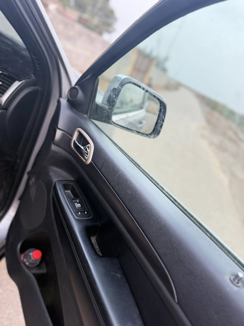 جيب لاريدوا موديل 2017 
محرك 3.6 
كير 8 سرعات 
نضام eco 
 نظام سبورت 
محرك مبدل بستم 15 
ويل حجم 20 رياضي 
حادث جاملغ وبنيد 
السياره جاهزه  
السعر المطلوب 195 
مكان السياره ميسان 
للاستفسار الاتصال ع الرقم او المراسله ع الواتس اب 
***********
