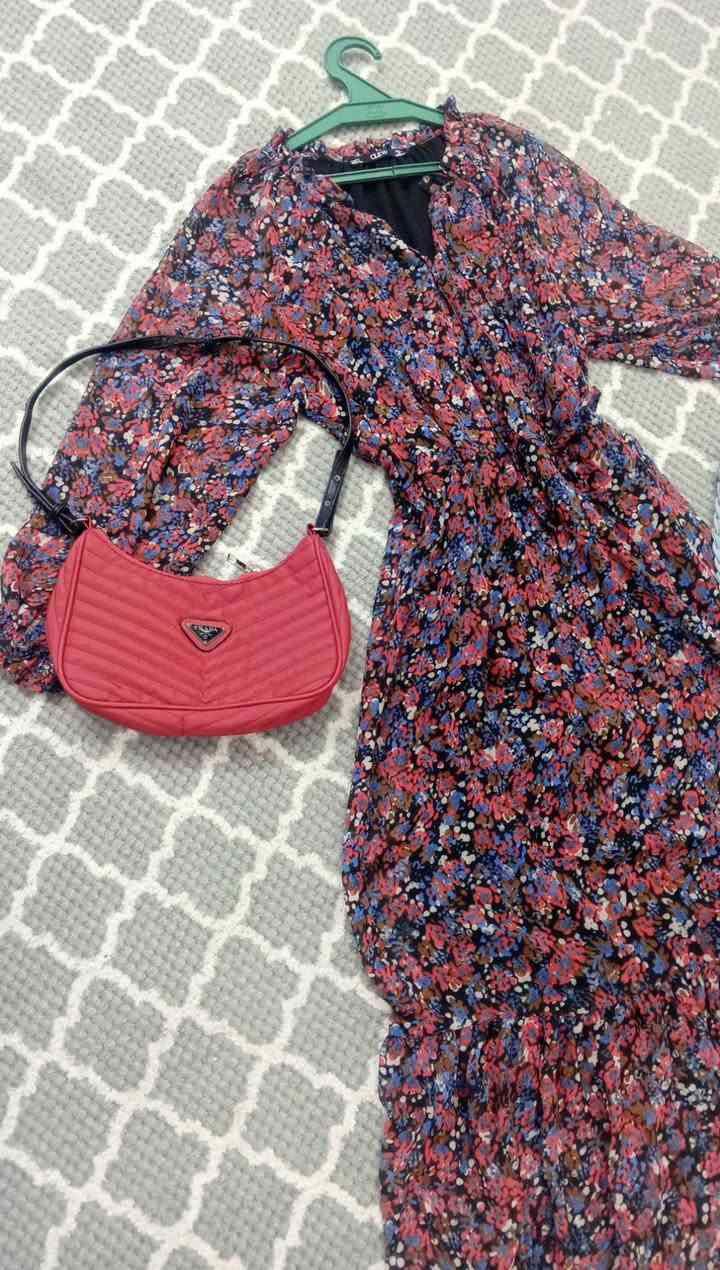 مرحبا بنوتات شغلات جديده واسعار مناسبه تفاصيل تحت صوره يوجد توصيل


**إذا كنت صاحب هذا الإعلان وتريد حذفه لأي سبب، رجاءا أرسل رسالة إلى الدعم الفني**