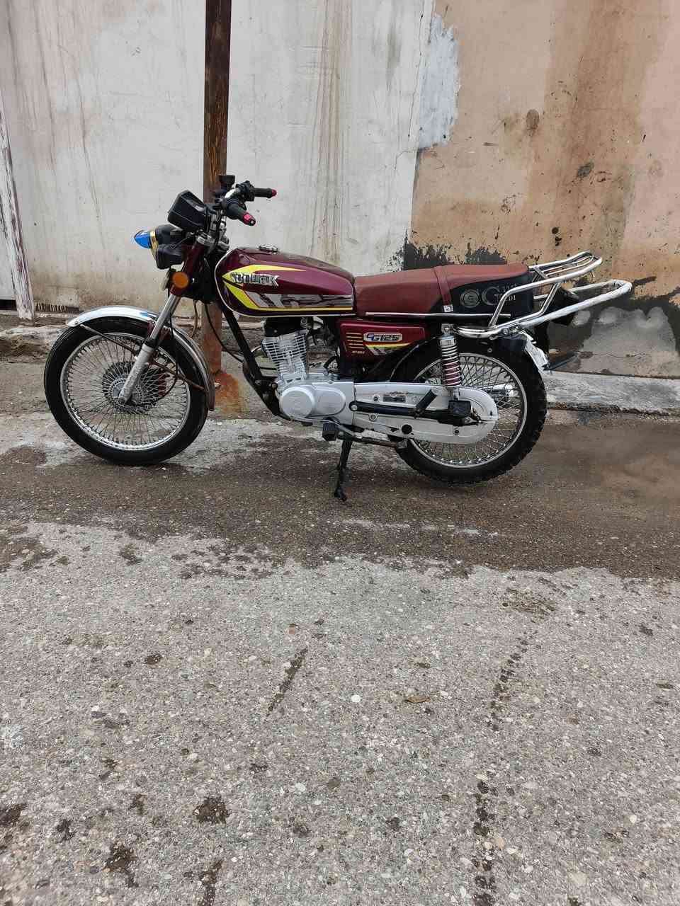 دراجه تايكر للبيع أوراق كامله أخت الجديده سعر 600 وبيه مجال مكان بعقوبه لمفرك ***********مديل 24
