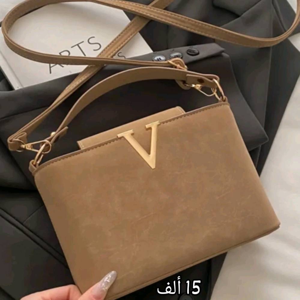 حقائب نسائيه كوالتي عالي 
آخر قطع 
توصيل 3 آلاف فقط لكل محافظات العراق 
#حقائب #شنط #حقيبه #ملابس #نساء #اكسسوارات #توصيل