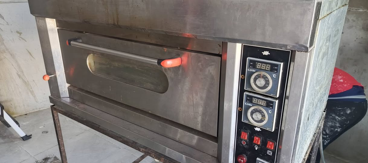 السلام عليكم متوفر فرن طابق واحد مع قاعده حديد   شغال واخو جديد شرط استعمال ٣ اشهر ينراد تنظيف فقط عنوان موصل سعر خاص


**إذا كنت صاحب هذا الإعلان وتريد حذفه لأي سبب، رجاءا أرسل رسالة إلى الدعم الفني**