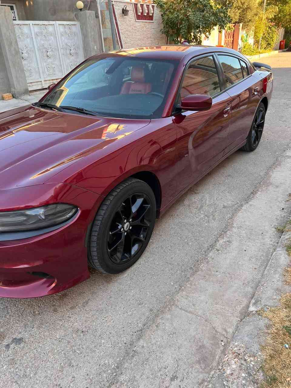 السلام عليكم دوج جارجر موديل 2018 sxt وارد كندي السياره كلين تايتل بيهه بارد ب الجاملغ الايمن االسياره جاهزه ونضيفه كلش مكينه كير تبريد صدر امامي خلفي كله بشرط تخم تاير صار سبوع شاده  مكان السياره بغداد زيونه للاستفسار اتصل على رقمي ***********
