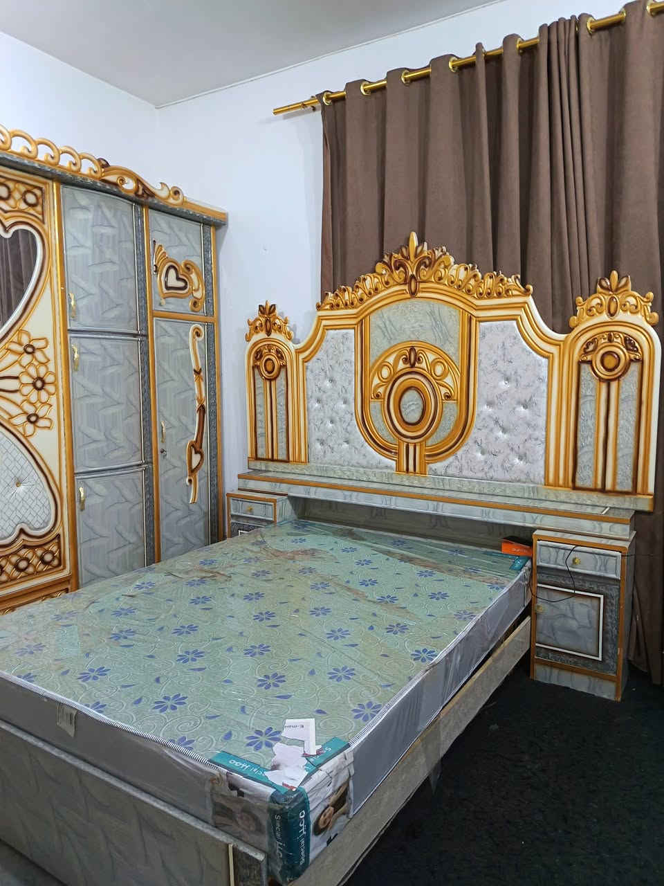 السلام عليكم غرفه  ما مستخدمه هواي جديده رقم الهاتف (***********)
