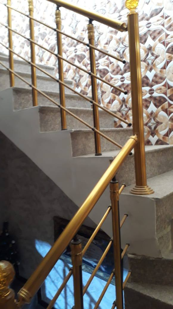 سلام عليكم ورحمه الله وبركاته بيت للبيع قاطين بغداد بوب الشام طابو صرف  للبيع أمراوس مساحه 150 استفسار اتصال على الرقم ***********
