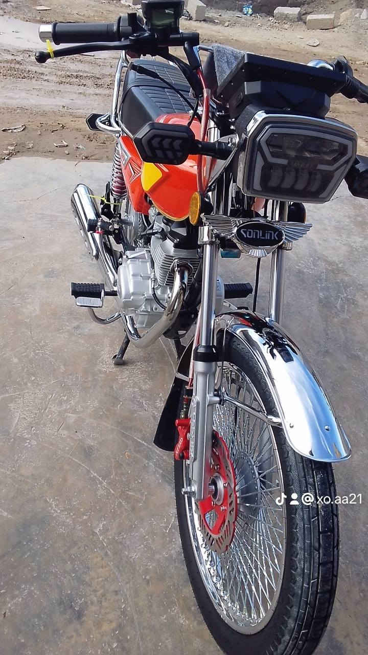 السلام عليكم متاح دراجه تايكر للبيع موديل 2025دراجه شرط لنضافه وسعرهااا 800ولشراي بي خيررر ويدللل مكاني صلاح الدين قضاء سامراء  رقم الهاتف***********
