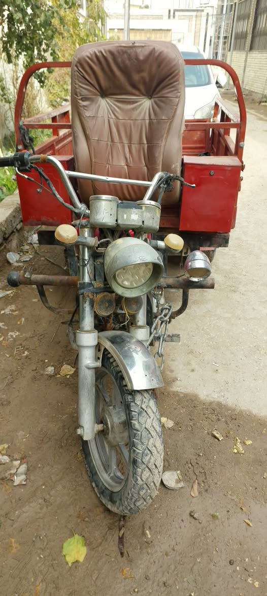 ستوته جمره وديل ٢٠١١ اوراق اصوليه
سعرها 800الف بس  وبيه شويه مجال بسعر كلشي بيه شغال بس 
من كهربائيات  ولباتري شويه ضعيف وكلجات جديده ٢١٠ نوعها 
لموشراي ولماله مصلحه خل لايعامل ويكسر بل سعر رجاً 
ليريدها يراسلني على لخاص او يتصل على رقم ***********
مكاني حي لامام علي قرب مستشفى لكفيل
