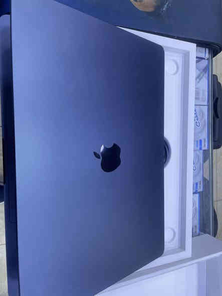 apple macbook air 
M4 
ram 16G 
ssd 256
حجم 15 انج 
بطاريه 100‎%‎ عدد دورات 16 
عربي شرق اوسط كامل ملحقاته 
السعر : 1،375،000
بغداد - المنصور 
***********
