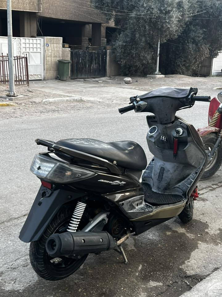 سكنس فحل للبيع نوزل خطين دراجة هاي نضافته كدامكم سعرها ٨٥٠ وبيها مجال مكاني بغداد حي تونس

دراجة لونها بلادي مال رمبه

***********
