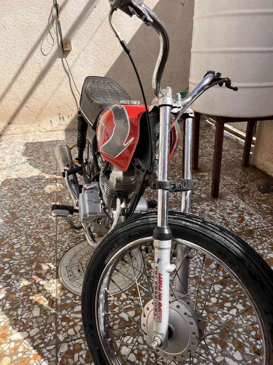 السلام عليكم
أربعه كير سكنر بصراوي 
2021 دراجه حلوه ونضيفه شوفت عينك السعر 400 وبيها مجال 
للتواصل ***********
