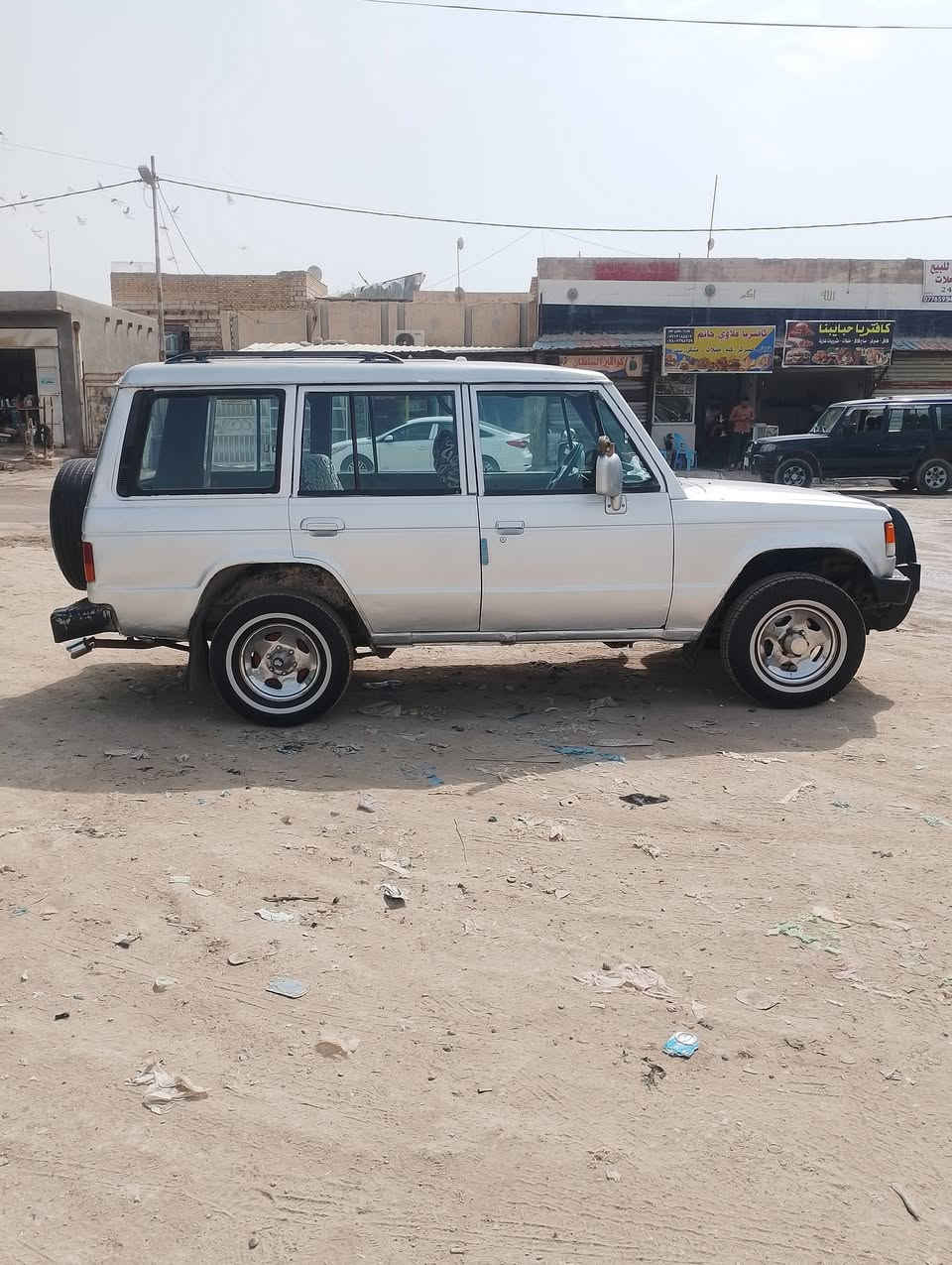 سلام عليكم باجيرو موديل 91 سياره جاهزه مكينه وكير ثريواي وحديه وسياره حلوه السعر 33 وبيه مجال المكان الحمزة الغربي رقم ***********
