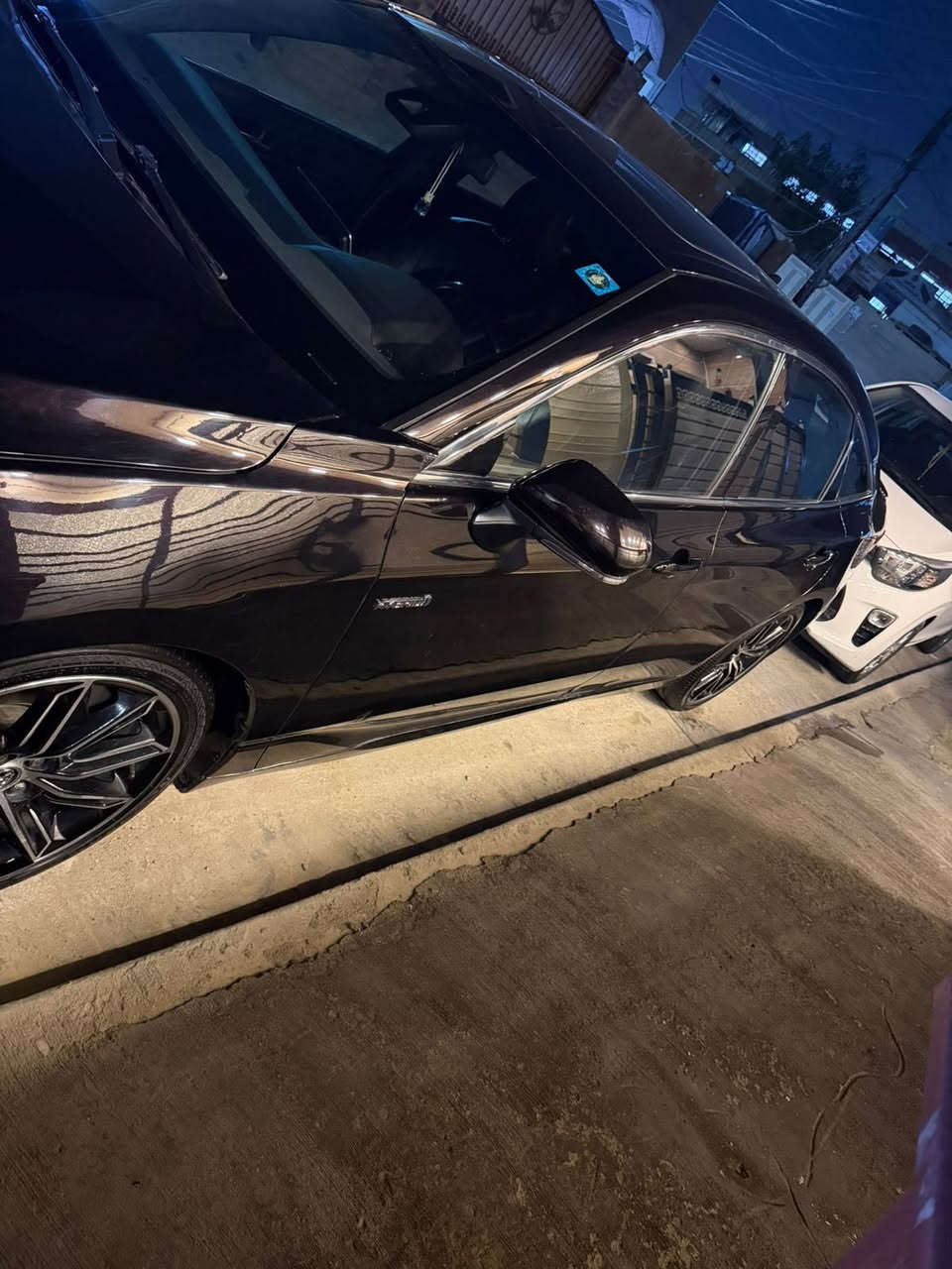 سلام عليكم افلون  ٢٠٢١  هايبرد xle فول الفول ماشية ٤٥ جاهزة من كلشي حادثه جاملغين او بنيد ورقم شاصي ناشرة بلمنشور سيارة مواصفاتهة معروفة فول رقم بغداد الدولي الجديد تحويل مباشر وسيارة جاهزة من گير او مكينة او حدادية جاهزة بدون اي نقص 

السعر   ١٩٨ وبيه مجال
مكان السيارة معارض البياع
***********
