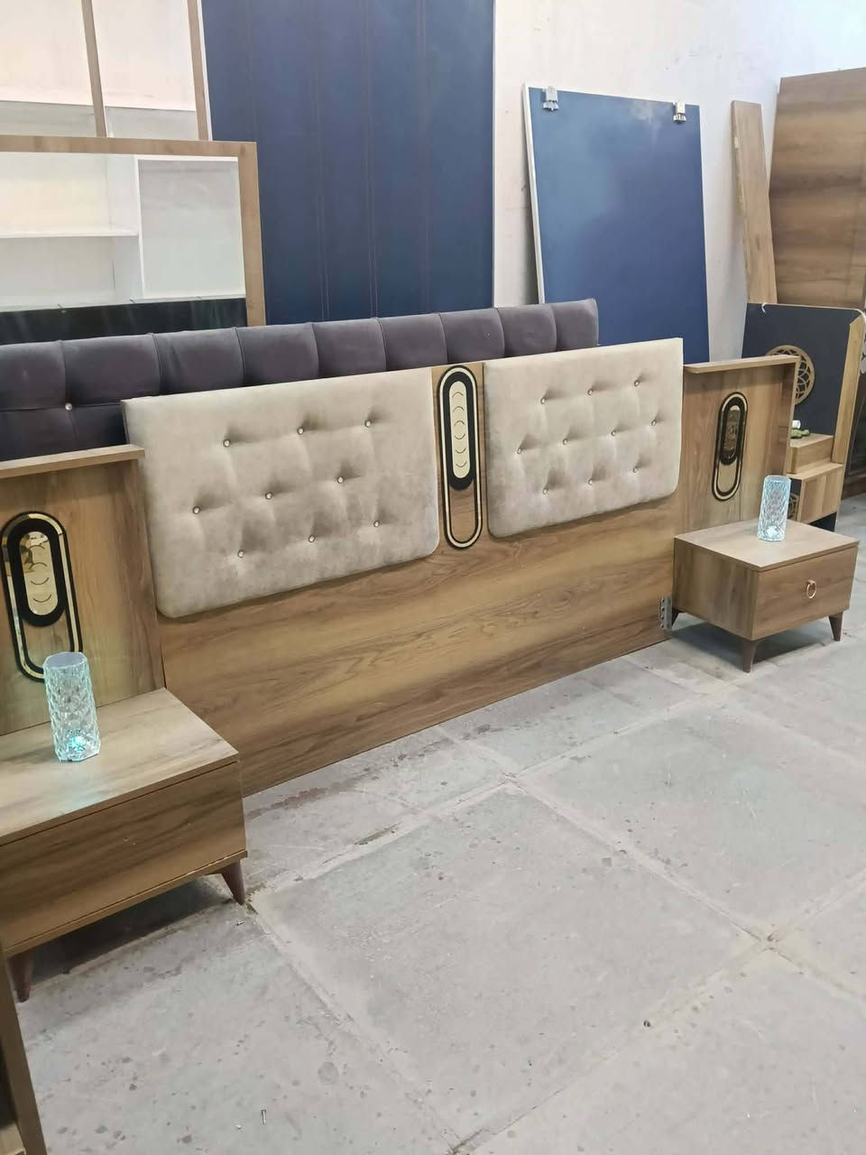 غرفة نوم مستعملة🇹🇷
 نضافة 90 ٪💯فول نضافه
عدد القطع /
نضام / سلايت💢
شد ونقل داخل بغداد 
يوجود توصيل محافضات 🚛#للجميع#بغداد #ديالى #سماوه#بصرة#بغداديات#غرف


**إذا كنت صاحب هذا الإعلان وتريد حذفه لأي سبب، رجاءا أرسل رسالة إلى الدعم الفني**