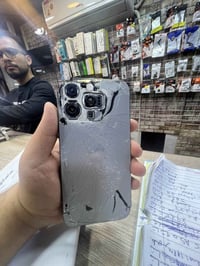 ايفون 15 برو ماكس ٢٥٦ شاصي مكسور شاشه مبدله وسيم كارت واكف ع هل حطه ٤٠...