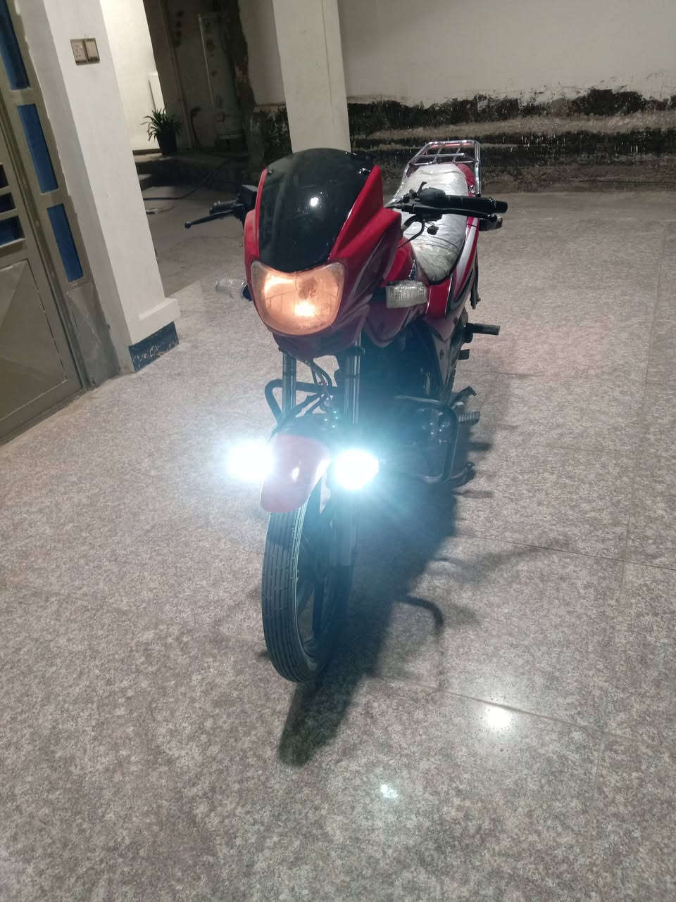 دراجه سايم موديل 17 مكمرك اوراق كامله ما ناقصه شي محرك وكير كفاله
وكهربائيات كلها شغاله
سعر الدراجه ٧٠٠ الف وبي مجال بسيط
عنوان الدراجه الانبار _الحبانيه _الخالدية


**إذا كنت صاحب هذا الإعلان وتريد حذفه لأي سبب، رجاءا أرسل رسالة إلى الدعم الفني**