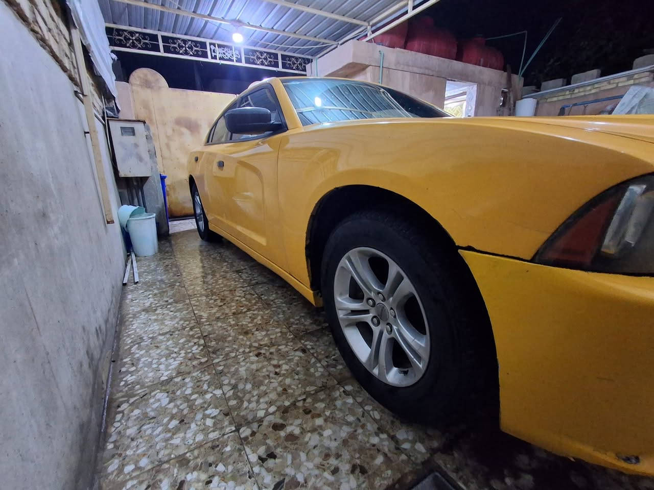 السلام عليكم جارجر 2012 للبيع رقم بغداد بسمي  ضربة  جاملق وبنيد السيارة جاهزة حدادية وتبريد السعر 143وبيها مجال ترهم مراوس اوباما بيضه مديل 11او 12{ ***********}
