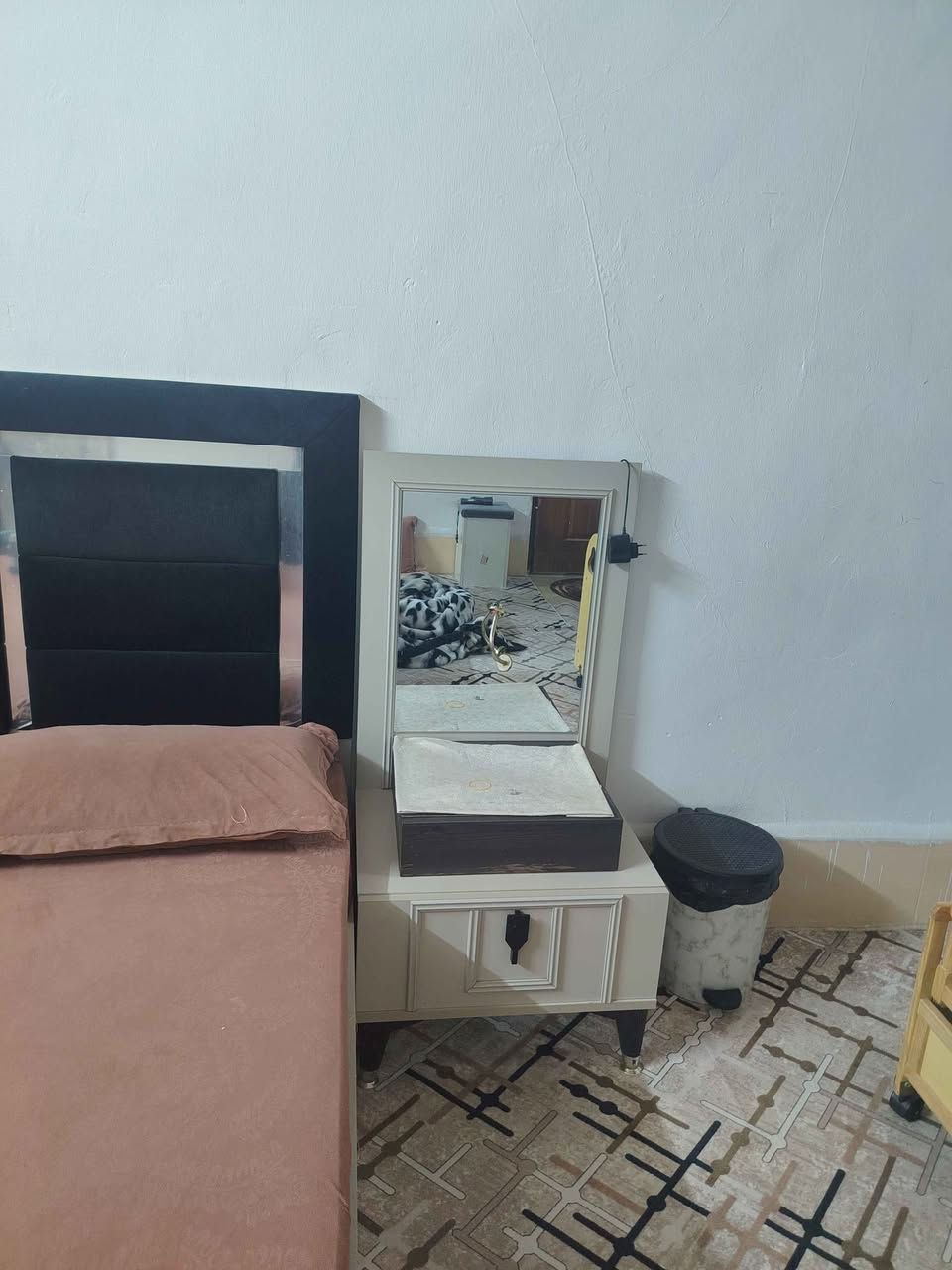 ‎غرفة نوم تركي للبيع ٦ قطع مستعمل شي قليل
 حي النصر ٢
***********‎ كركوك, العراق
