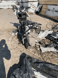 يا اللة دفع اللة ماكان اغضم دراجة للبيع نوع سكنس شحن حديث الدراجة جديدة ماخذهة بشهر السابع 1/7 يعني صار 6اشهر وبيهة ضمان شركة سنة ماخذهة من شركة فوجي بل صدرية ولاكن شاء اللة وصار حادث وياي الحمد الله الدراجة بيهة بس ضربة بل صفحة اليسرة فقط تايرات جدد لايت علي ناصي اشاير هورن كلة يشتغل يعني يراد بس كفرات الدراجة قيم واخذ رقم*********** العنوان شارع الجزيرة السياحية متواجد فيس ورقم واتس
