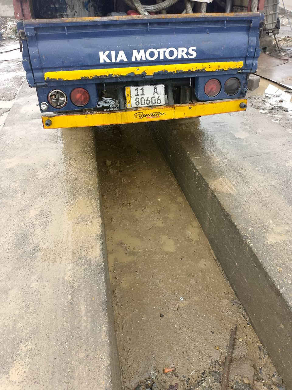 كيا مسكر بم ونوزل سيارة موديل ٧ جاهزة مكينة وكير وحدادية تخم تاير كاملة ربع ماتصرف  عليها تحويل مباشر مكاني بغداد ملاحظه بيه طخة بل تكمة شوية غيرهاي ماكو شي تنباع بدون محجر.السعر ٨٥وبي مجال      ***********
