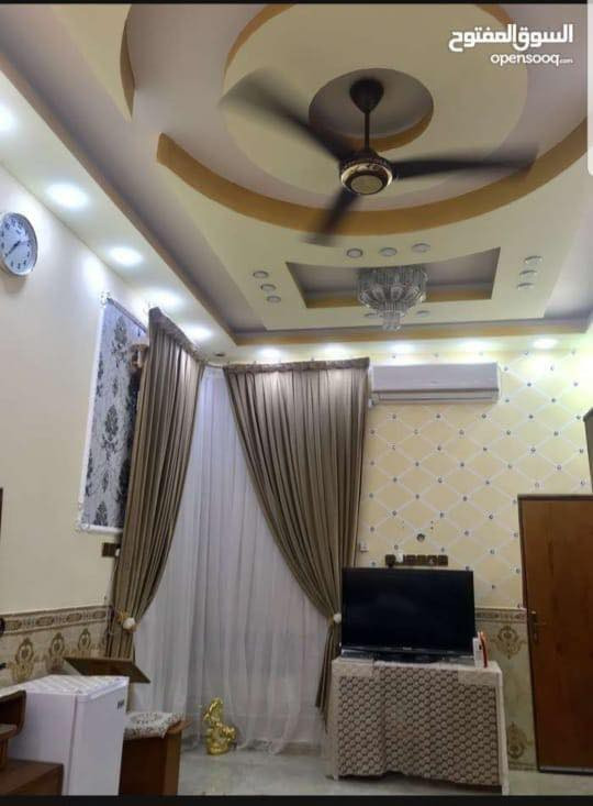 السلام عليكم بيت البيع العنوان البصره البهادريه نوع العقار طابو زراعي عراقي المساحه الكليه 500متر 
الاستفسار ***********
