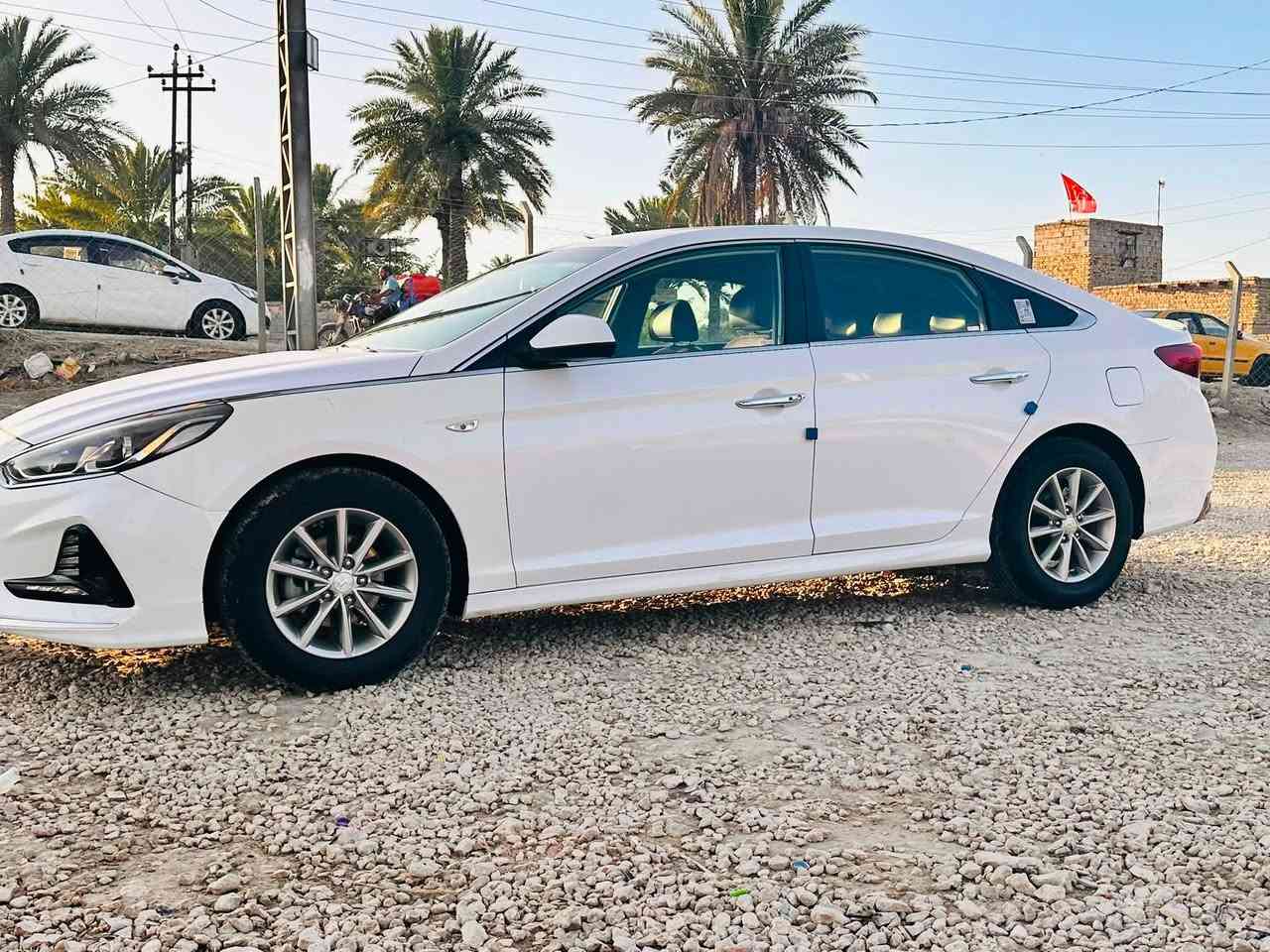 سلام عليكم بيع مستعجل سوناتا 2018   رقم بابل بسمي  العنوان الديوانيه الحمزه الشرقي السياره فول موصفات عد الفتحه    بيها فقط جاملاغات اماميات صبغ اثر تخريب كفاله عدى المذكور مكينه 200دوش  وهاي صورها  ***********
