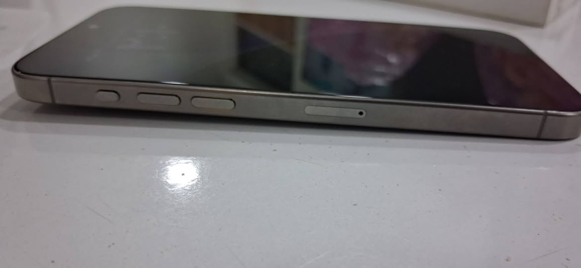 سلام عليكم ايفون ١٥ برو ماكس ماستر وتر بروف
شخط مابي جهاز لوووك كارتونه وكيبل لاصلي 
ذاكره 256
بطاريه 80 
سعره 950
بغداد لعبيدي ***********
