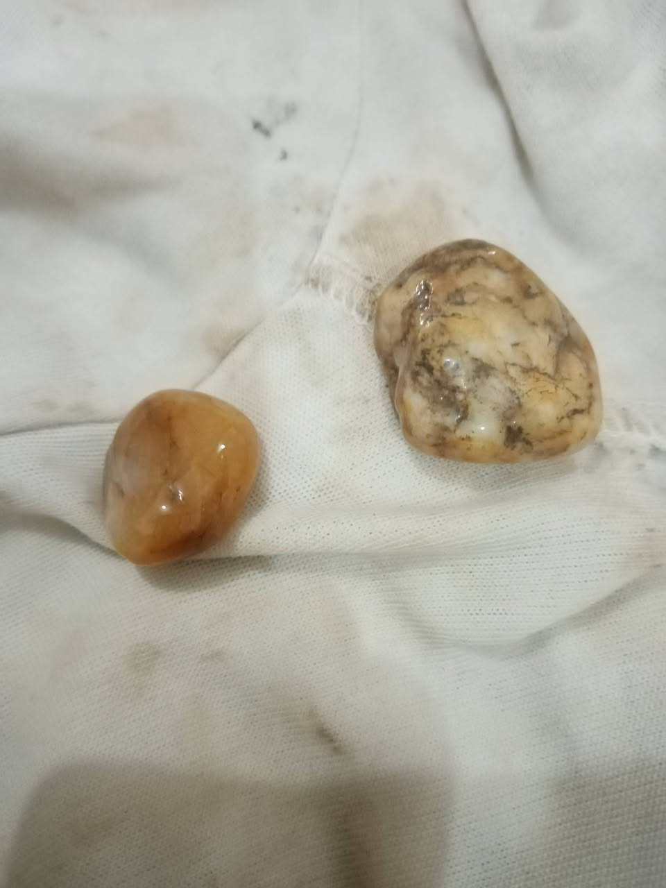 السلام عليكم لدي مجموعة من الأحجار الجميله خام بيع جمله التواصل على الوتس اب فقط.رقمي*********** ابو محمد..بغداد
