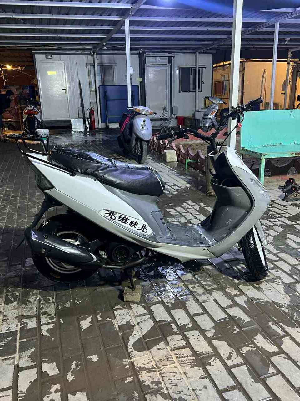 دراجه ماكس قجمه دراجه كلهه بلاد ماعده السكان 
مع كفرات ماكس غير لون مع كزوز رياضي 
السعر 650 وبيهه مجال 
رقم الهاتف
*********** البصرة, العراق
