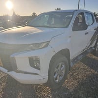 يتوفر لدى معرض حمو لتجارة السيارات للبيع  ..  للبيع مسيبوشي  موديل 202...