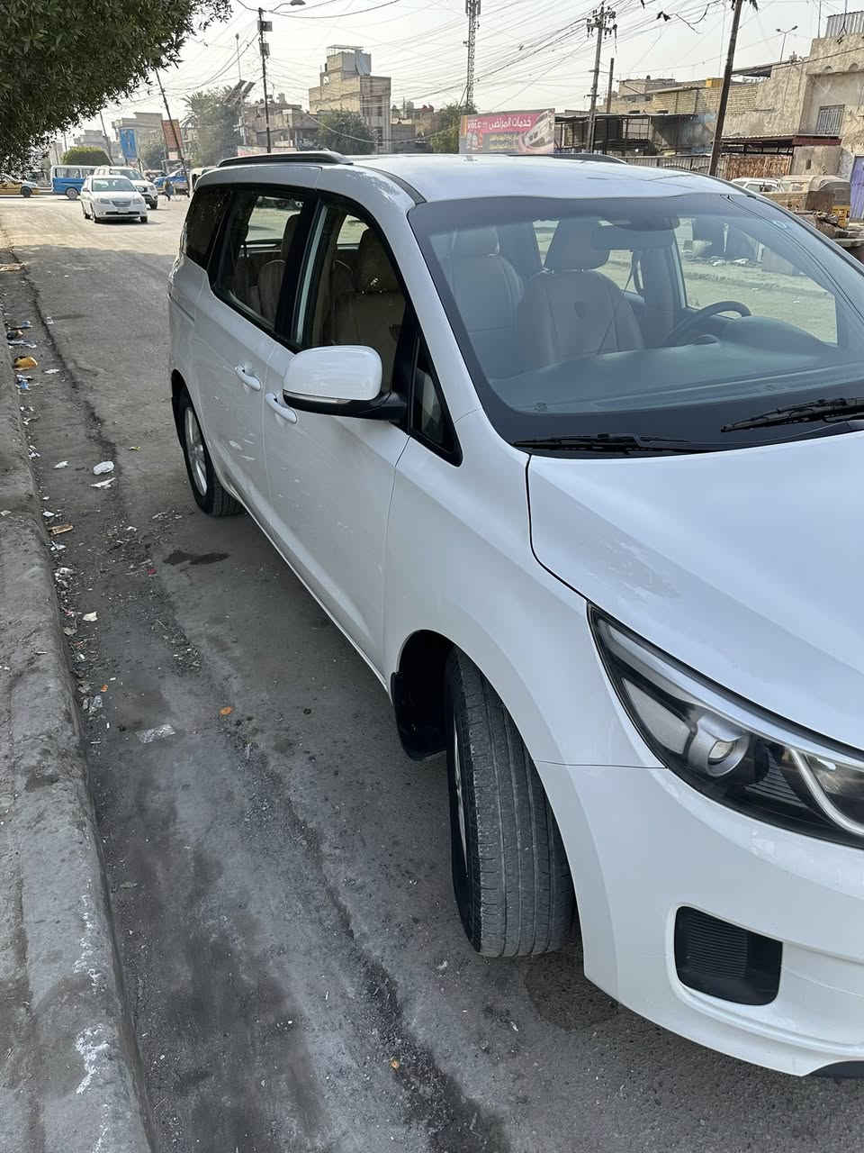 سلام عليكم كيه كارنفال موديل ٢٠١٨ ماشيه ٨٧سيارة باسمي سيارة مكفوله لا صبغ ولا تبديل ولا بارد حته الدعاميات مكفوله سيارة جديده تخم تاير حدايده كلها جديده سيارة ما بيها أي نقص  سيارة وكاله خليجي مكاني مدينه الصدر السعر ٢٠٥ بيها مجال بسيط رقم الموبايل ***********
