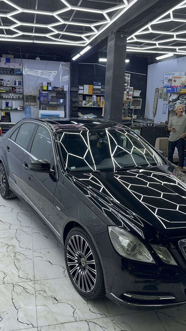 مارسيدس 2010 E200 كفاله عامه للبيع. سعر 150. ***********
