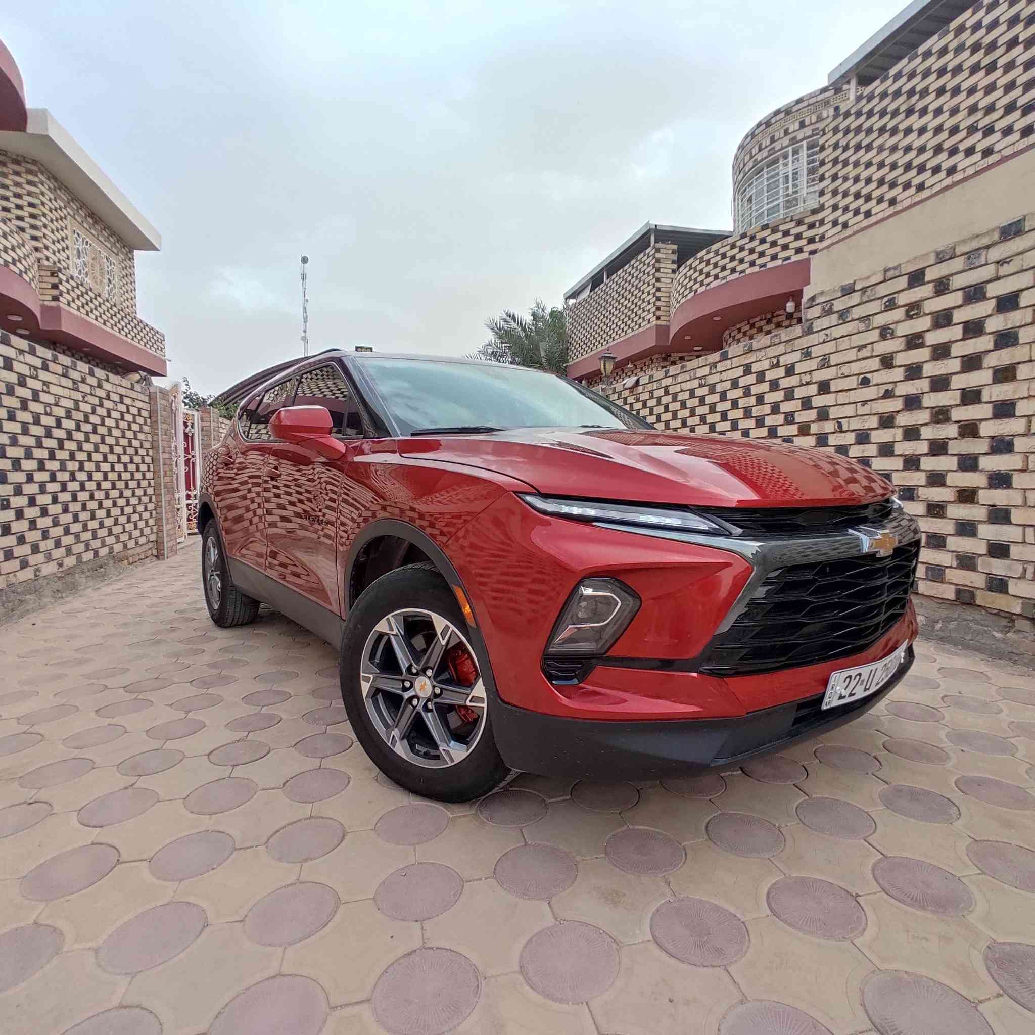 #المركبة : شيفرولية بلايزر فئة LT3 ( أعلى فئة ) فول مواصفات لون  كروب مميز 
#الضرر  : سرقه
#الرقم : اربيل الرقم الحديث ( تحويل او وكالة )

#المواصفات : 

▪️السيارة : شوفرليت بلايزر
▪️الموديل : 2024
▪️المحرك : 2000تيربو (اربعه سلندر) 
▪️العداد : 19 الف ميل حقيقي 
▪️حجم الويل : ويل كب  اصل حجم 20 مع طقم تايرات كونتينتال بحالة ممتازة
▪️لايتات زينون عالي وناصي مع حاجب LED
▪️رادار امامي مانع تصادم
▪️حساسات الأنحراف عن المسار
▪️رادار جانبي (نقاط عمياء)
▪️حساس خلفي
▪️كشنات السيارة جلد اسود مع تطريز احمر 
▪️تحكم فول كهرباء لكرسي السائق و 
▪️شاشة الدشبول حجم كبير (ايباد)
▪️تبريد قطعتين امامي وخلفي
▪️تدفئة لكشنات المقدمة
▪️جنطة كهرباء
▪️تشغيل عن بعد
▪️كامرة خلفية دوارة اصل
▪️سايد بريك دكمة
▪️سستم صوت BOSE 
▪️تحكم ستيرن جهتين بلوتوث وحاكية وكروس سرعة وتحكم صوت 
▪️نظام ABS مانع انزلاق

السعر المطلوب : 185 ورقة مع المجال
 
الاتصال على : ***********

المكان نجف

