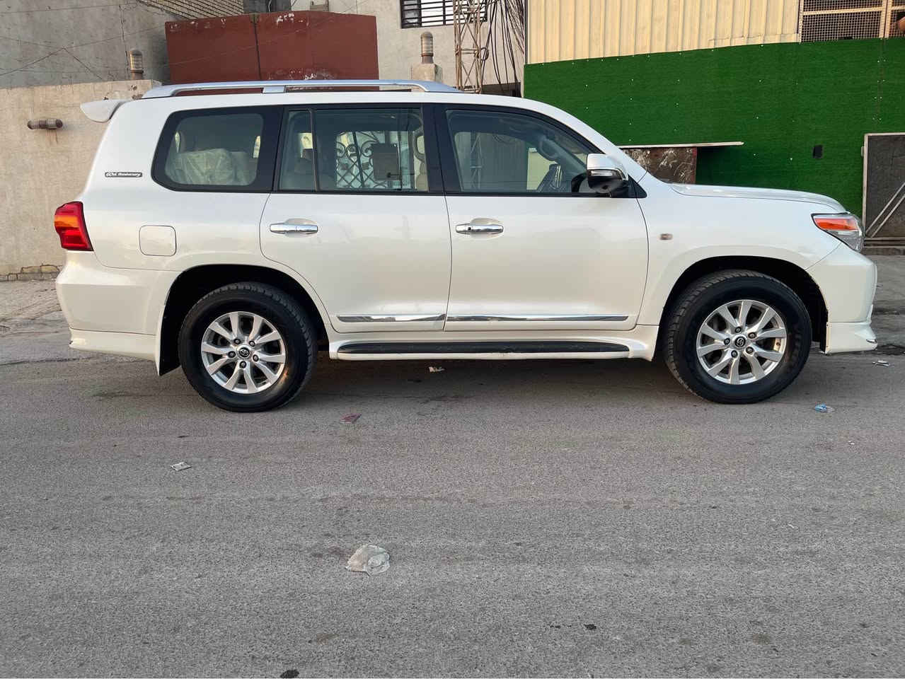 السلام عليكم للبيع لاندكروز موديل ٢٠١٠
محدث ٢٠١٤ 
بدون طخة بدون صبغ 
ماشية ١٩٧ حقيقي 
للبيع فقط مكان بغداد 
واتساب *********** الفلوجة, الأنبار
